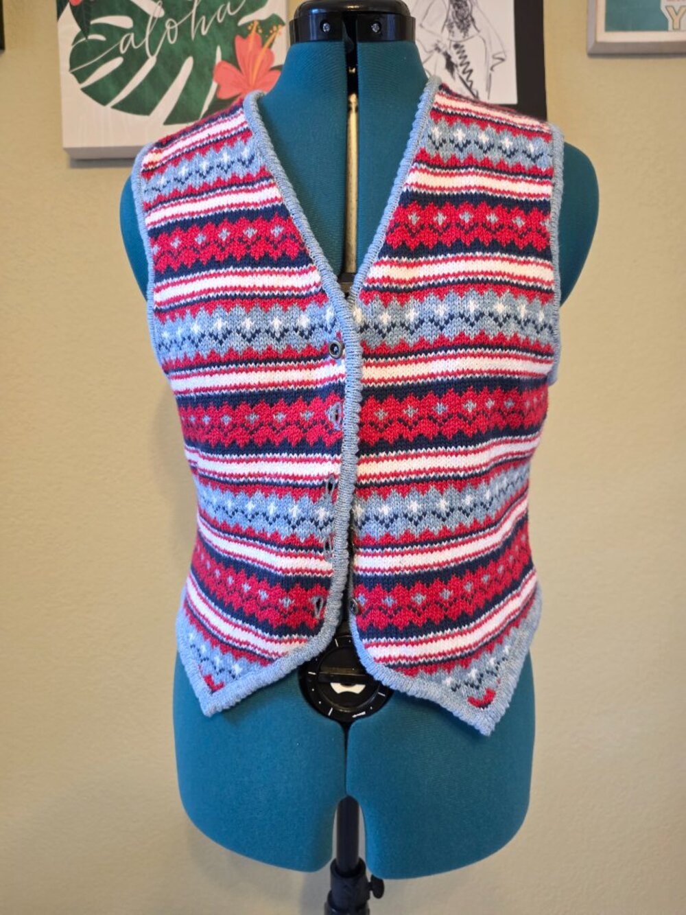 Lizwear Vintage Cotton Knit Vest – Red Blue Nordic Snowflake Pattern Petite